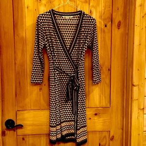 Max Studio knee-length wrap dress. XS.